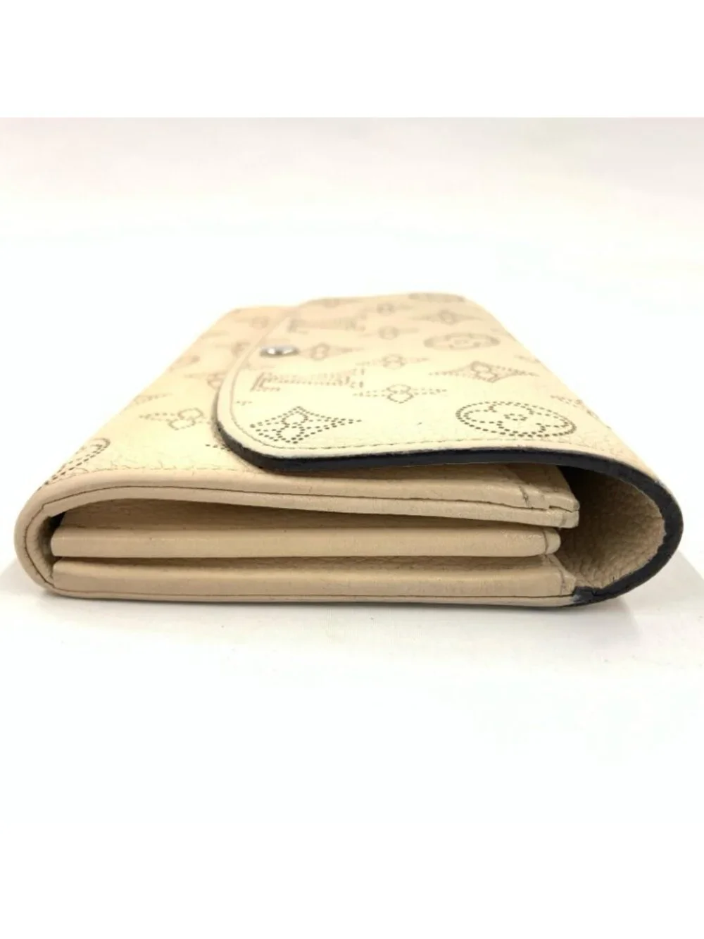 Louis Vuitton Mahina Portefeuille Iris Bifold Wallet Ivory